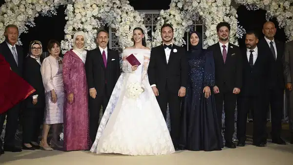 Fahrettin Altun’un oğlu Mustafa Bilge Altun evlendi: Nikahı Tevfik Göksu kıydı, Süleyman Soylu ve Hulusi Akar konuk oldu, Ali Erbaş dua etti… – Son Dakika Siyaset Haberleri