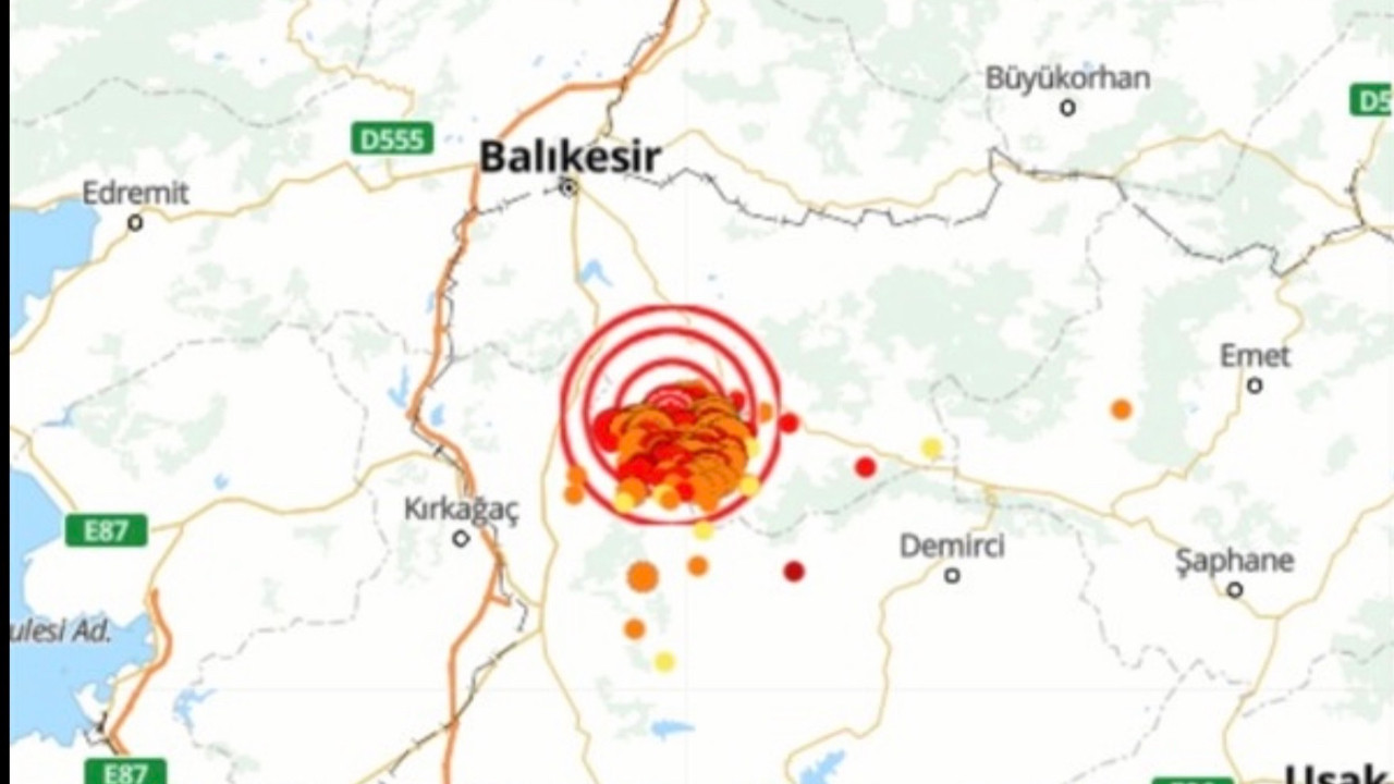 Son dakika: Balıkesir’de 5,0 büyüklüğündeki deprem korkuttu, İstanbul’u salladı