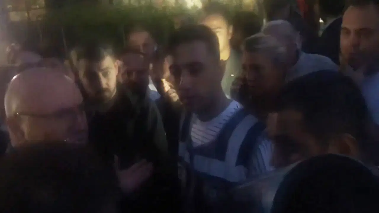 CHP İstanbul’da hareketli saatler… Mahmut Tanal, binaya giren polisi böyle dışarı çıkardı! – Son Dakika Siyaset Haberleri