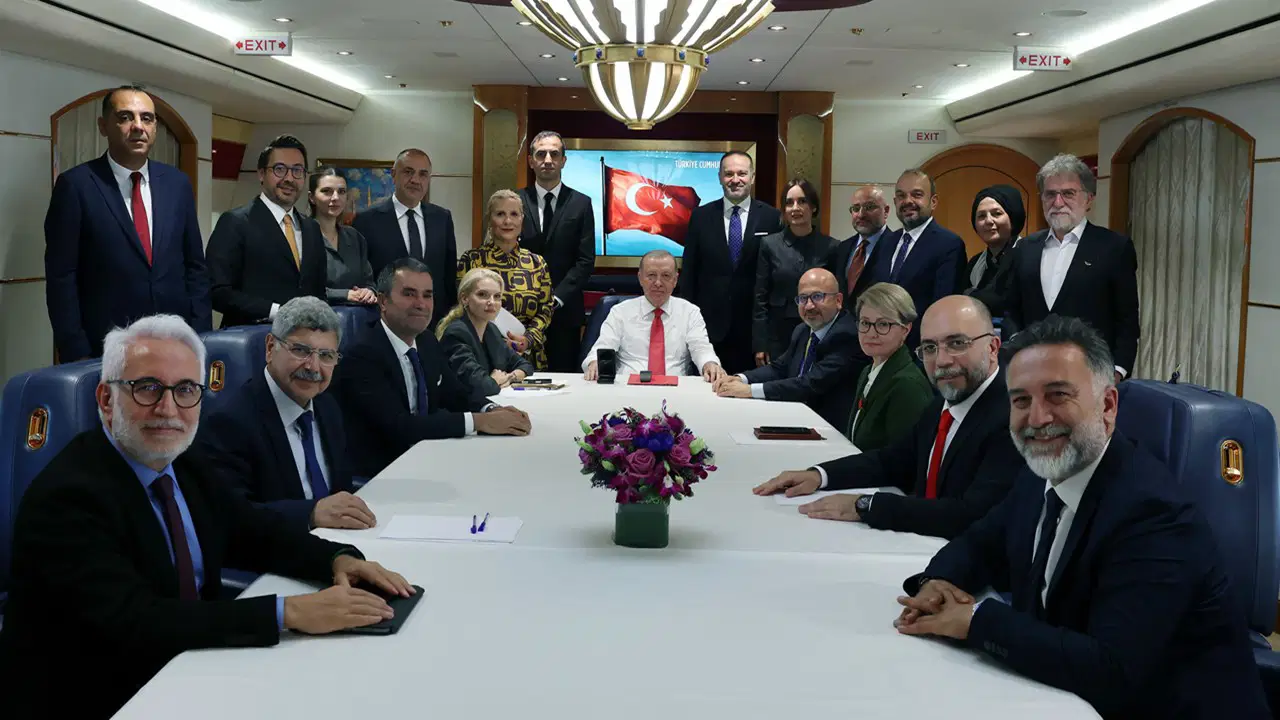 Faruk Bildirici: Erdoğan’a uçakta sorulan sorular saatler öncesinde bana geldi – Son Dakika Siyaset Haberleri Faruk Bildirici: Erdoğan’a uçakta sorulan sorular saatler öncesinde bana geldi – Son Dakika Siyaset Haberleri