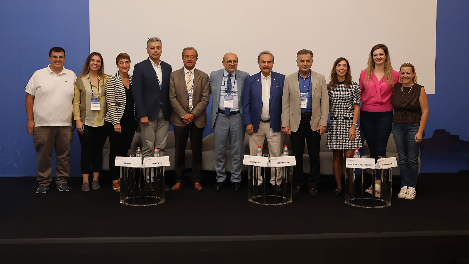 “Endometriozisten Menopoza: Kadın Sağlığına Bütüncül Bakış” “Endometriozisten Menopoza: Kadın Sağlığına Bütüncül Bakış”