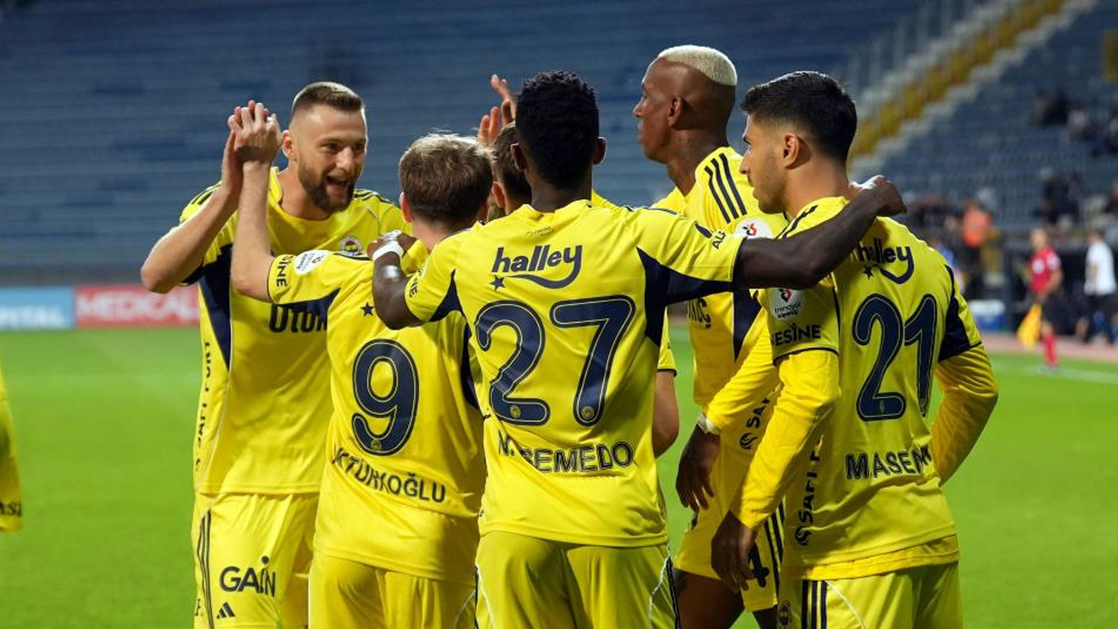 Fenerbahçe ile Antalyaspor 59. randevuda! Sadettin Saran’ın ilk lig maçı Fenerbahçe ile Antalyaspor 59. randevuda! Sadettin Saran’ın ilk lig maçı