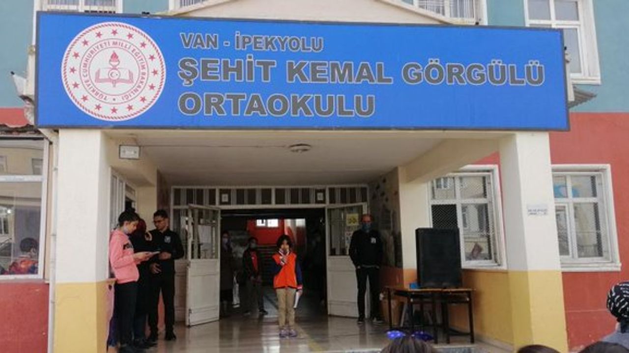 Tüm eğitim camiasına geçmiş olsun dileklerimizi iletiyoruz