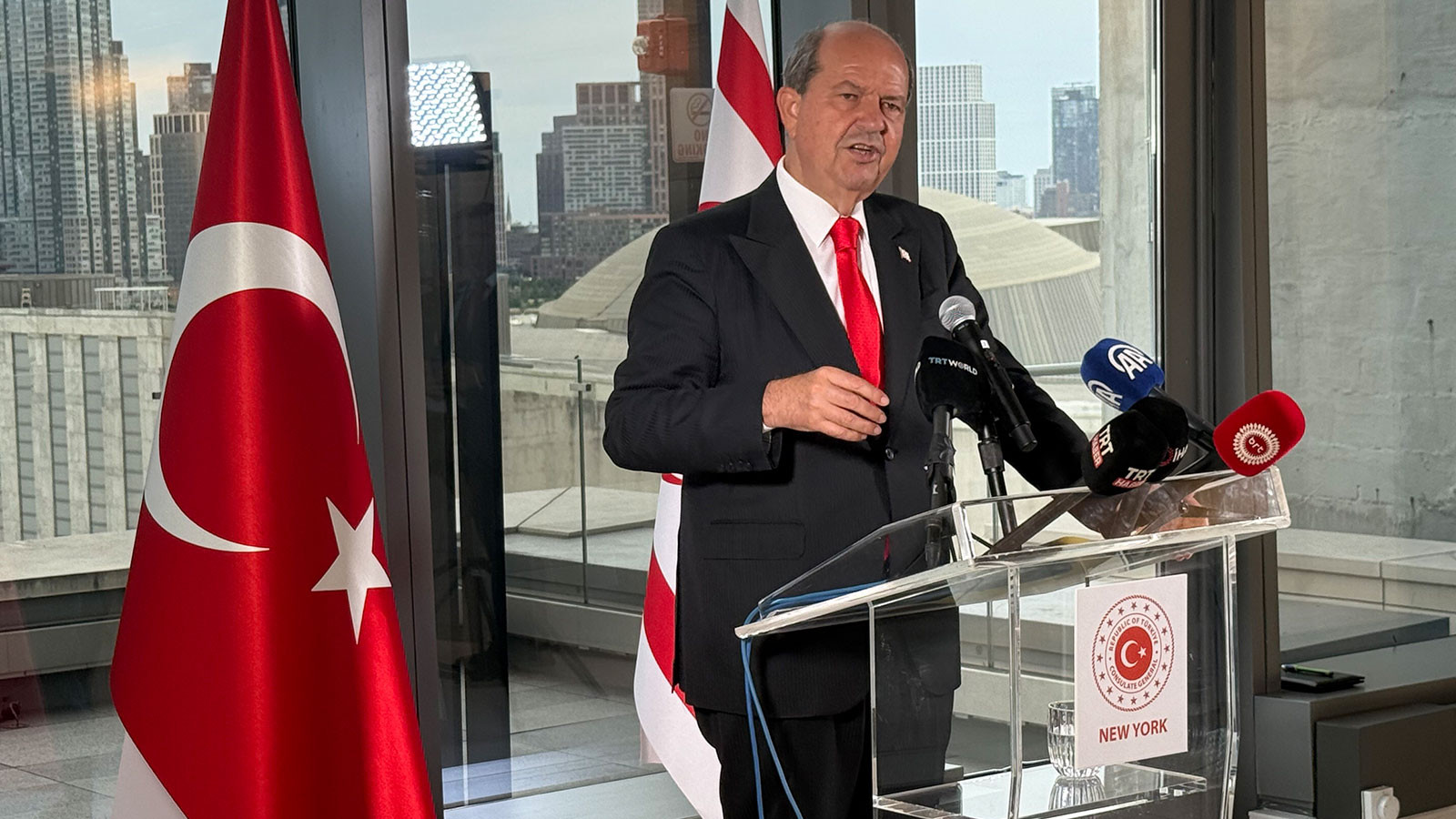 Barış istediklerini söylüyorlar ama sürekli silahlanıyorlar Barış istediklerini söylüyorlar ama sürekli silahlanıyorlar