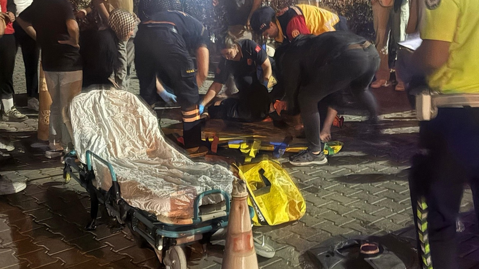 Manisa’da otomobilin çarptığı 11 yaşındaki bisiklet sürücüsü ağır yaralandı 