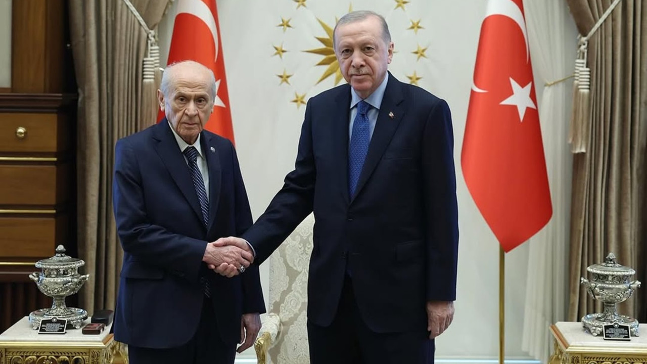 Erdoğan ve Bahçeli arasında açılım krizi mi çıktı? Seçmen tepkisi masada Erdoğan ve Bahçeli arasında açılım krizi mi çıktı? Seçmen tepkisi masada