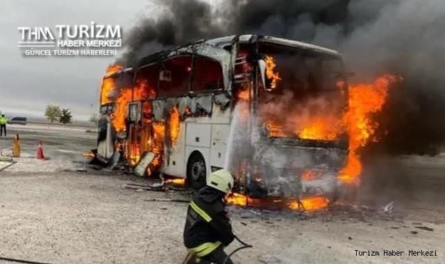 Yolcu dolu Nevşehir Seyahat’e ait otobüs seyir halindeyken alev topuna döndü!