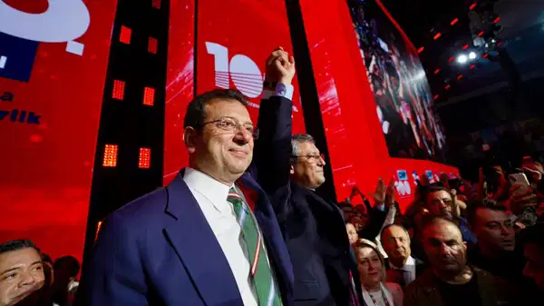 Ekrem İmamoğlu Silivri’den seslendi: ‘Özgür Özel’le hep buna kafa patlatıyoruz’ – Son Dakika Siyaset Haberleri Ekrem İmamoğlu Silivri’den seslendi: ‘Özgür Özel’le hep buna kafa patlatıyoruz’ – Son Dakika Siyaset Haberleri