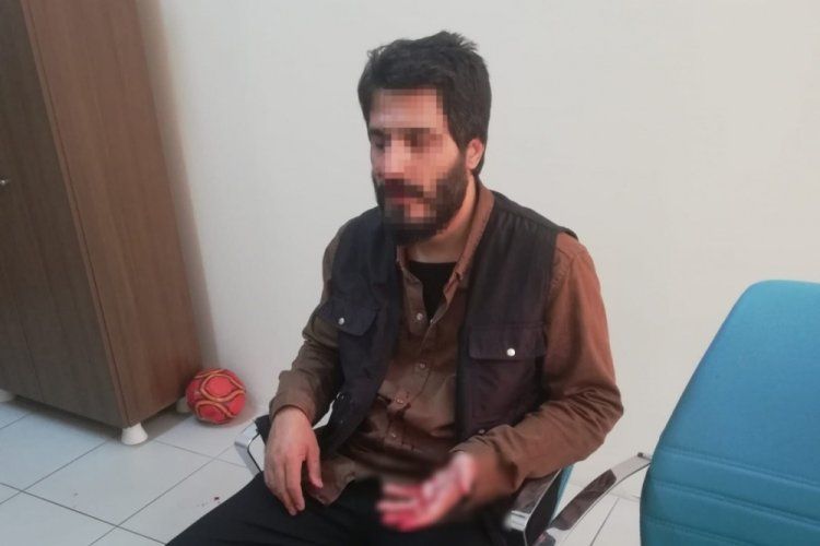 Öğrenciyi gasp edip müdür yardımcısının burnunu kırdılar…