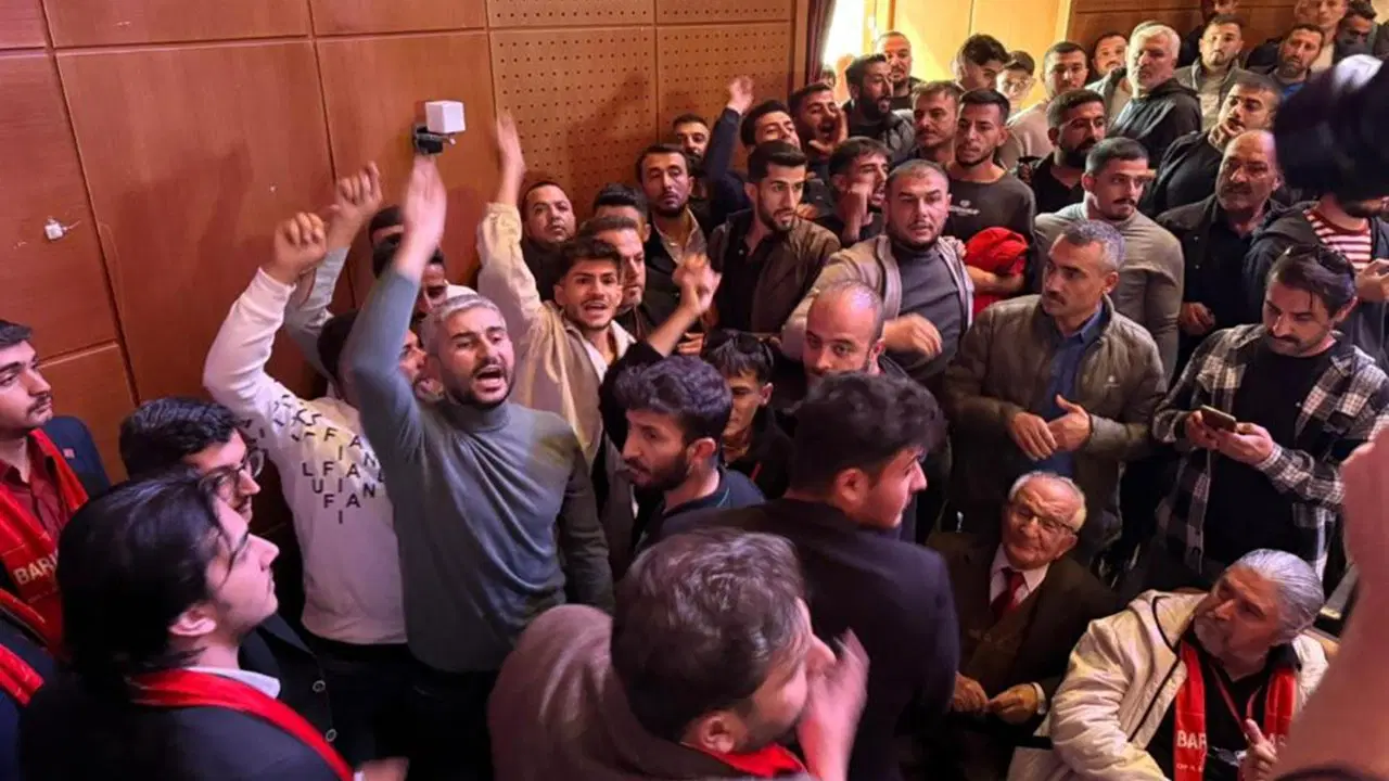 CHP Malatya İl Kongresi’nde gerginlik – Son Dakika Siyaset Haberleri
