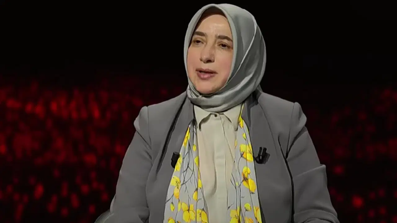 Akit TV’de sunucu ve Özlem Zengin arasında LGBTİ+ diyaloğu: ‘AK Parti döneminde yasal statülü dernek kurma hakkı elde ettiler…’ – Son Dakika Siyaset Haberleri