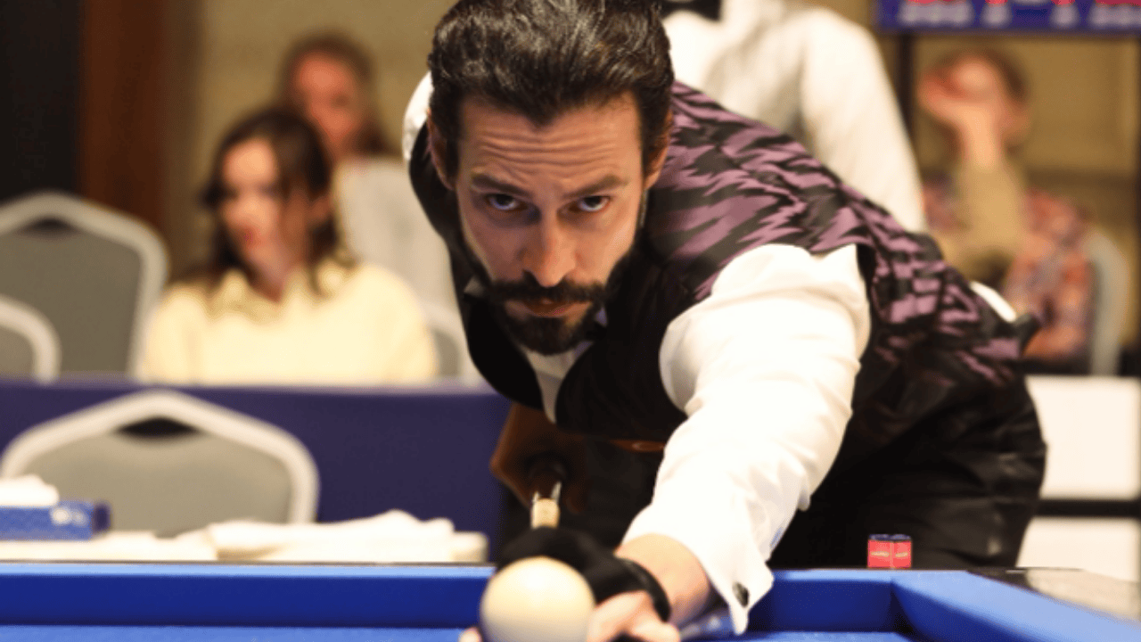 Ekin Koç, Bilardo Efsanesi Semih Saygıner’i Canlandırıyor: “Usta” Çok Yakında Netflix’te!