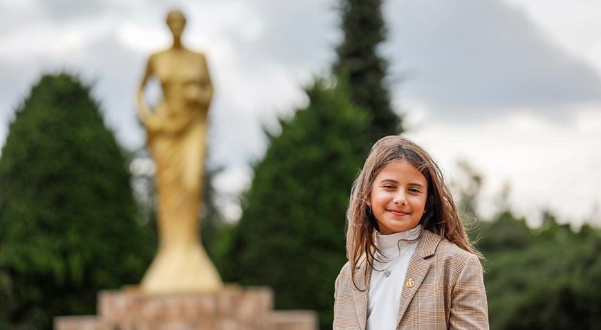 10 yaşındaki Defne Zeynep Enci, ilk sinema filmiyle Altın Portakal'da