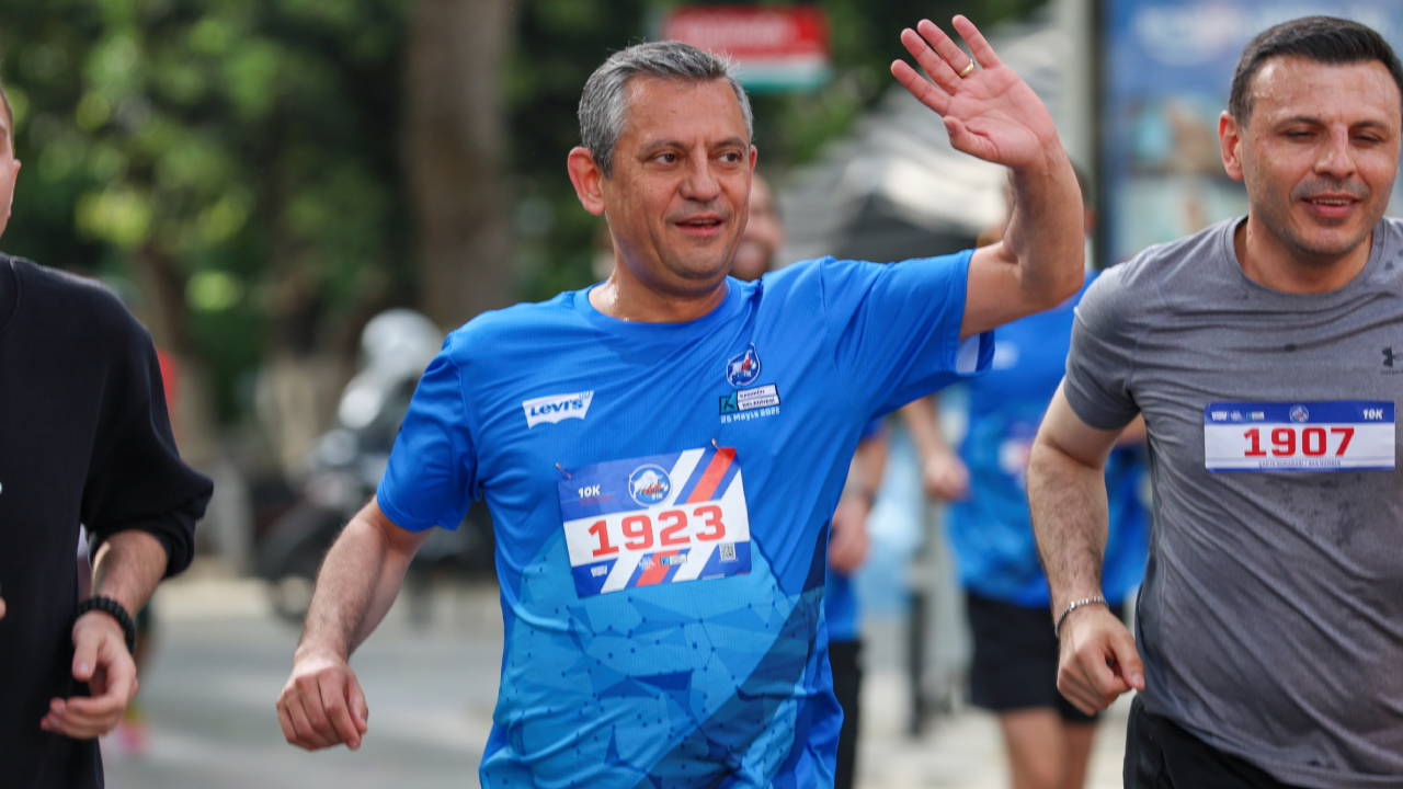 Özgür Özel, İstanbul Maratonu’nda ÇYDD için koşacak – Son Dakika Siyaset Haberleri