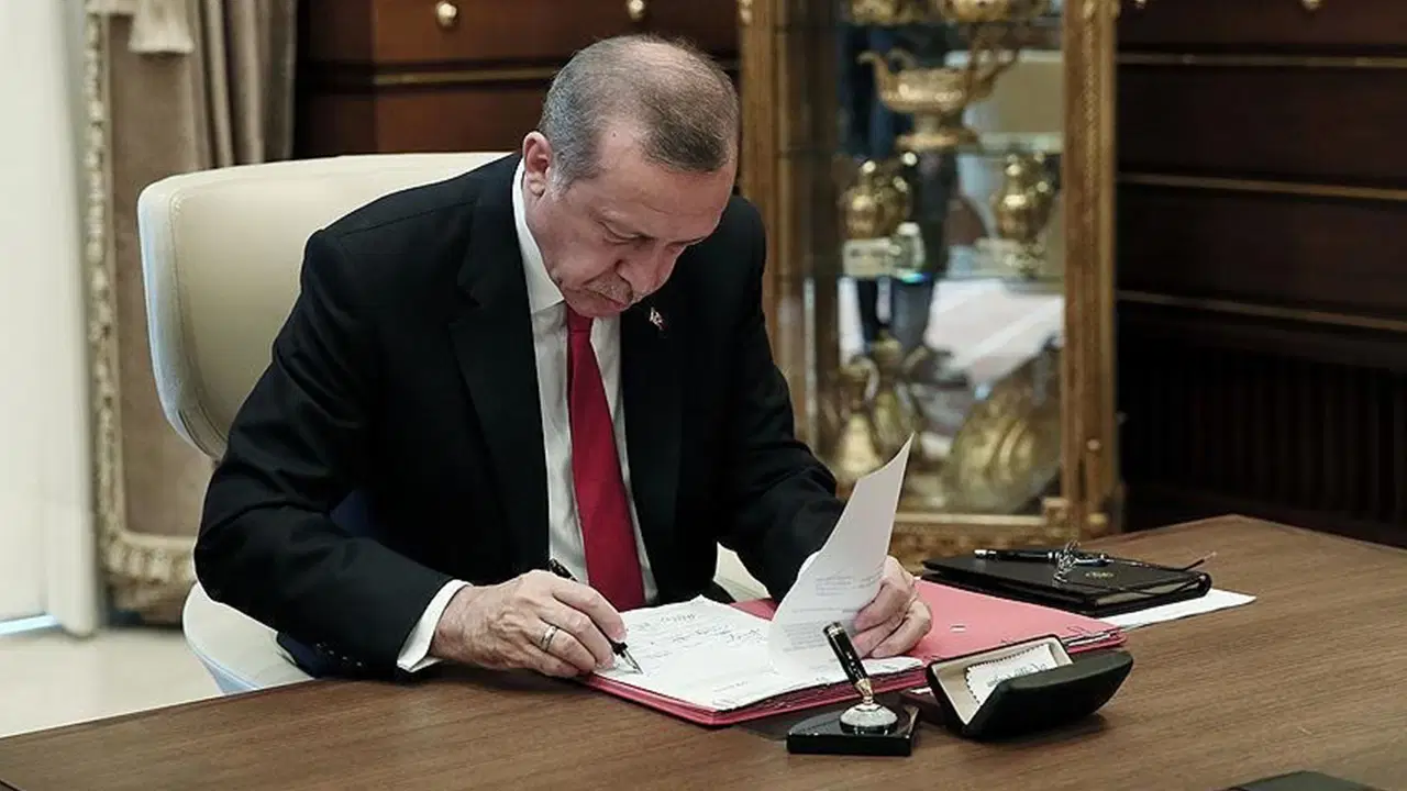 Resmi Gazete’de yayımlandı… Bakanlıklarda dikkat çeken değişiklik: Üst kadrolar yenilendi! – Son Dakika Siyaset Haberleri Resmi Gazete’de yayımlandı… Bakanlıklarda dikkat çeken değişiklik: Üst kadrolar yenilendi! – Son Dakika Siyaset Haberleri