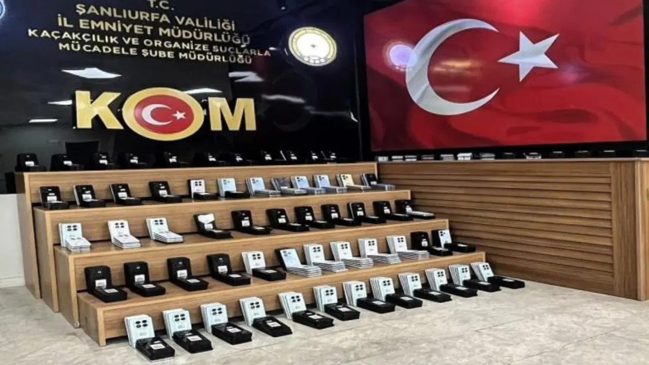 Şanlıurfa’da piyasa değeri 10 milyon liraya yakın olan kaçak akıllı telefon yakalandı – Son Dakika Siyaset Haberleri Şanlıurfa’da piyasa değeri 10 milyon liraya yakın olan kaçak akıllı telefon yakalandı – Son Dakika Siyaset Haberleri