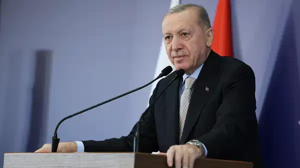 Erdoğan’dan kürsüde ‘fotoğraf’ yanıtı! ‘Yeni anayasa’ mesajı verdi, CHP’yi hedef aldı: ‘Maskeli linç korosu CHP’nin eseri!’ – Son Dakika Siyaset Haberleri