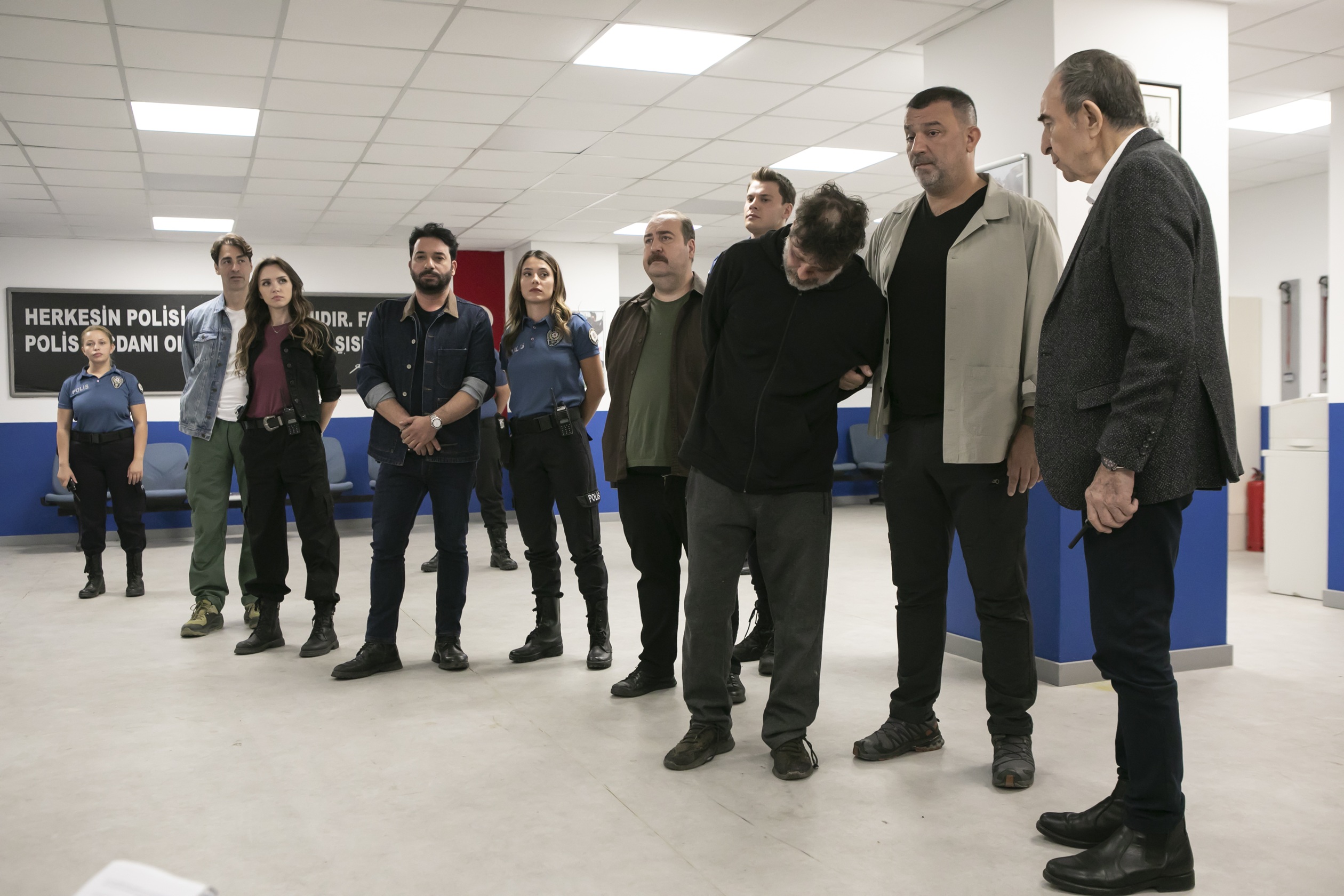 Arka Sokaklar 722. Bölümde Hüsnü en sonunda gözlerini açtı! Sude’nin kaçırılmasının ardından Bozo çılgına döndü!