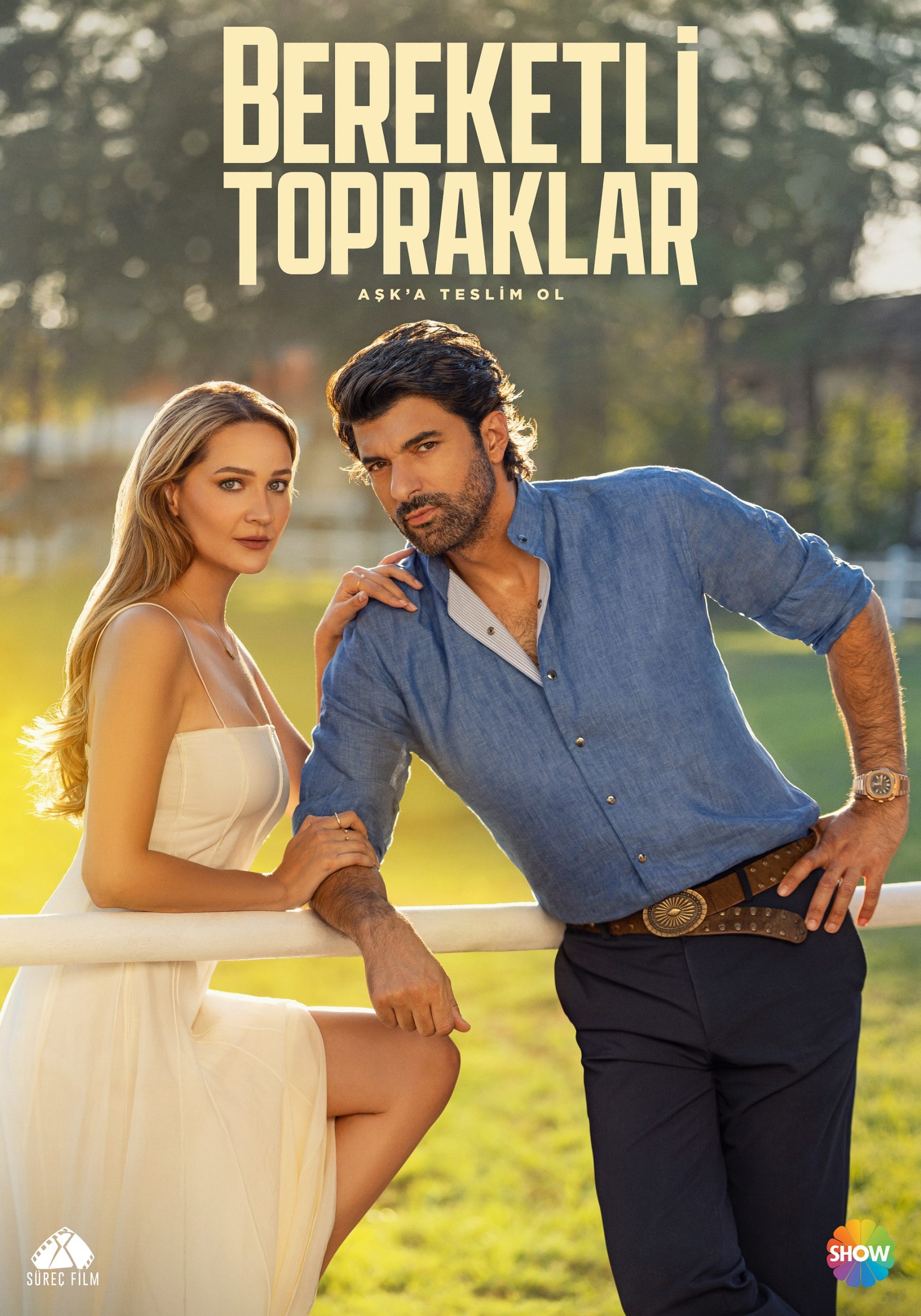 Ekrana damga vurmaya hazırlanan Bereketli Topraklar’ın ikili afişi yayınlandı! Ekrana damga vurmaya hazırlanan Bereketli Topraklar’ın ikili afişi yayınlandı!