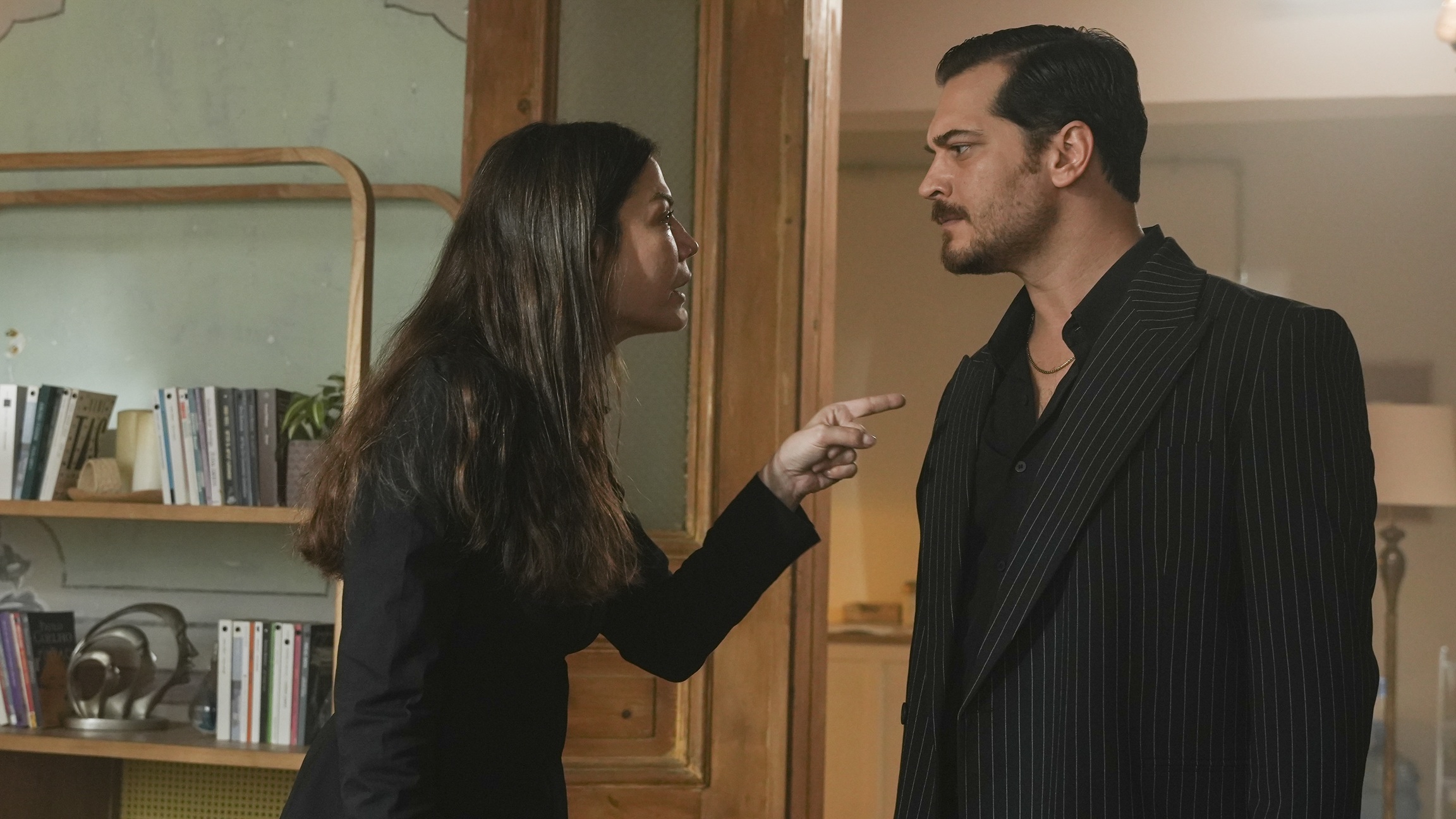 Eşref Rüya 16. Bölümde Kadir’in adamları Gürdal’ı yakaladı! Nisan, Eşref’i Afra’nın ölümünden sorumlu tuttu!