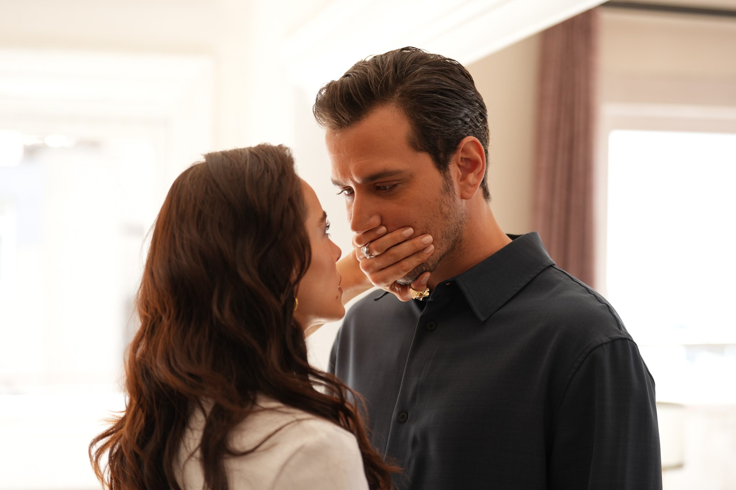 Kıskanmak 4. Bölümde Seniha konuştu, ortalık yangın yerine döndü! Mükerrem ve Nüzhet duygularına yenik düştü! Kıskanmak 4. Bölümde Seniha konuştu, ortalık yangın yerine döndü! Mükerrem ve Nüzhet duygularına yenik düştü!