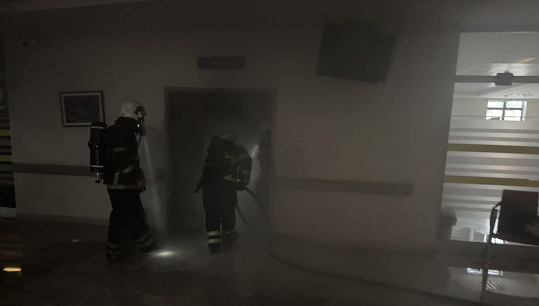 Edirne’de hastanede yangın: Hastalar tahliye edildi Edirne’de hastanede yangın: Hastalar tahliye edildi