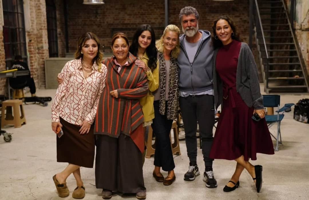 Prime Video, Özcan Deniz ve Öykü Karayel’li Son Yemek’in çekimlerine başlandığını duyurdu!