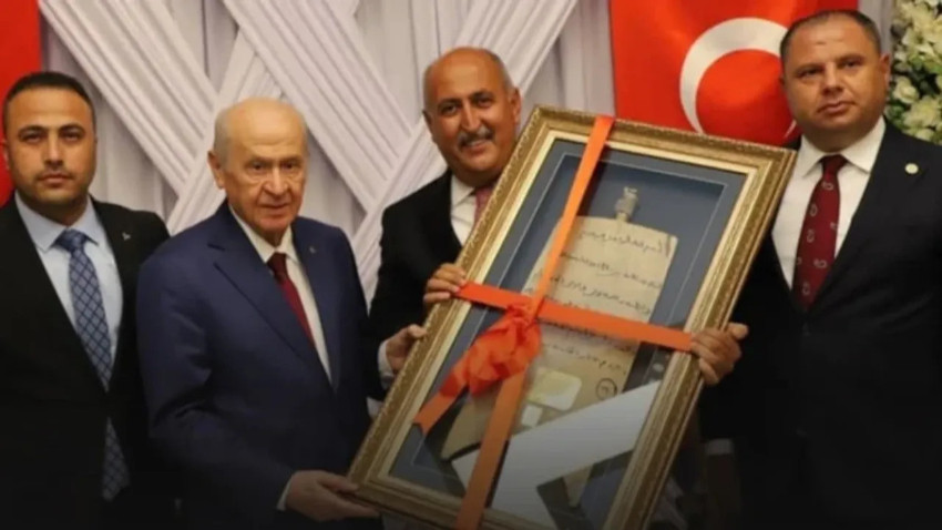 MHP’li başkandan 7 dairelik rüşvet zinciri MHP’li başkandan 7 dairelik rüşvet zinciri