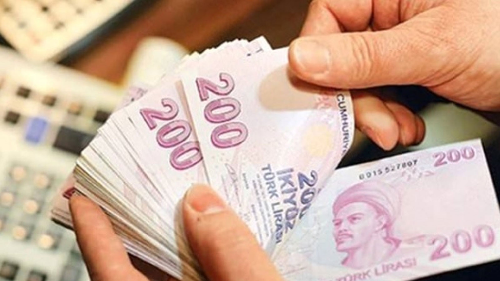 Asgari ücreti geçen yıl doğru tahmin etmişti; SGK uzmanı Karakaş 2026 için rakamı açıkladı Asgari ücreti geçen yıl doğru tahmin etmişti; SGK uzmanı Karakaş 2026 için rakamı açıkladı
