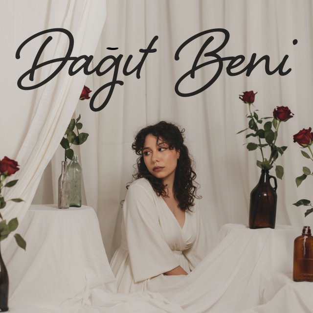 Aysemen “Dağıt Beni”