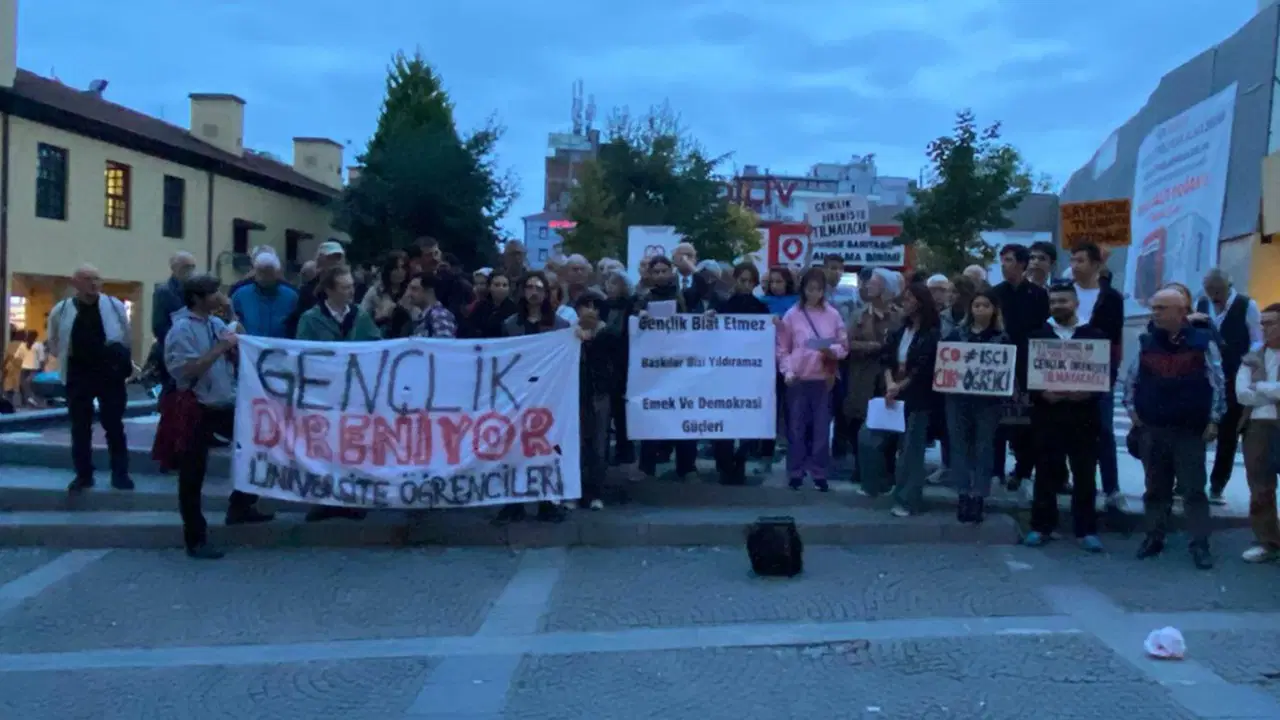 Samsun Emek ve Demokrasi Güçleri ile öğrencilerden ‘Geleceksizliğe ve açlığa hayır!’ eylemi – Son Dakika Siyaset Haberleri