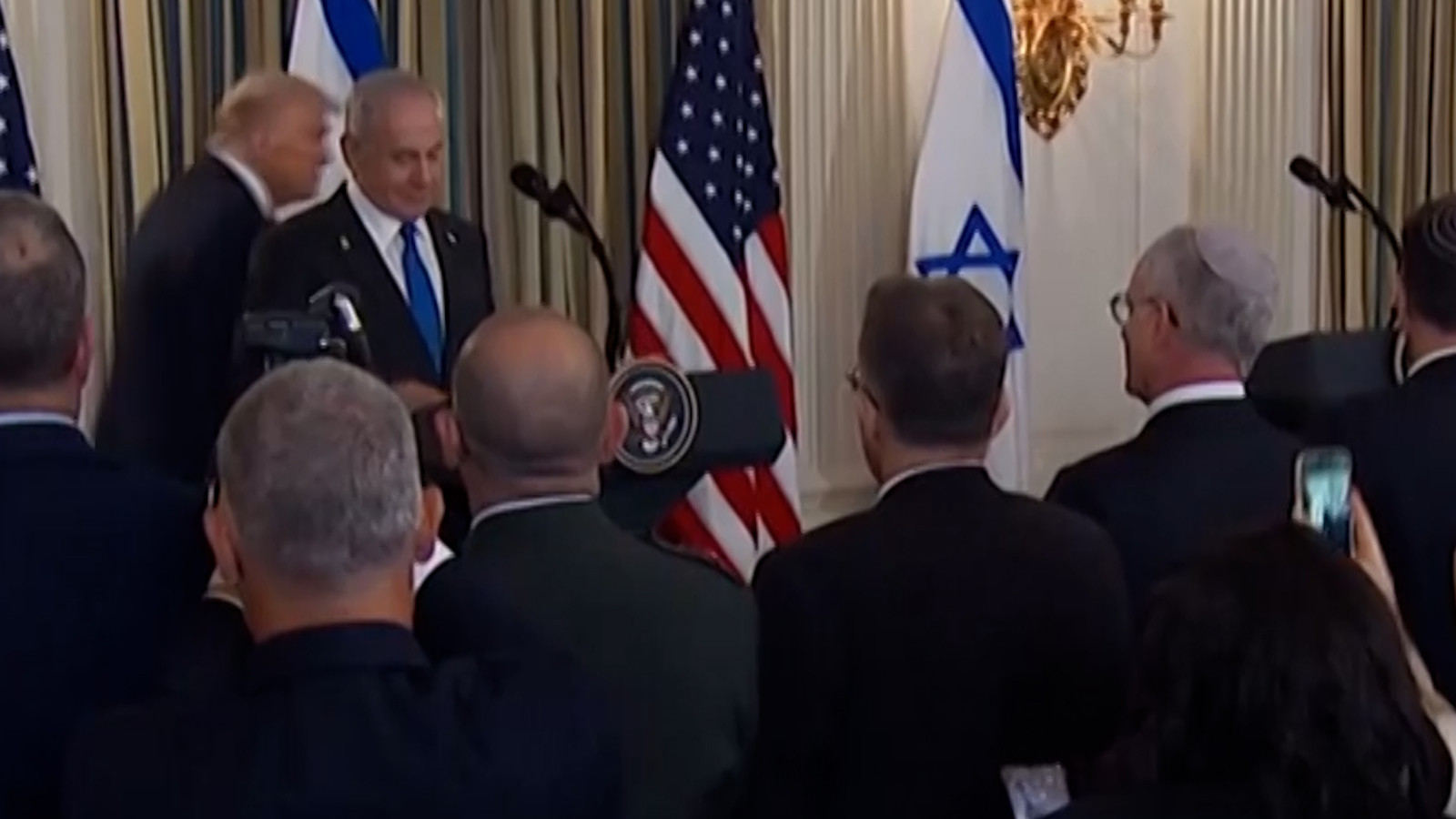 Donald Trump, Netanyahu’yu azarladı! Donald Trump, Netanyahu’yu azarladı!