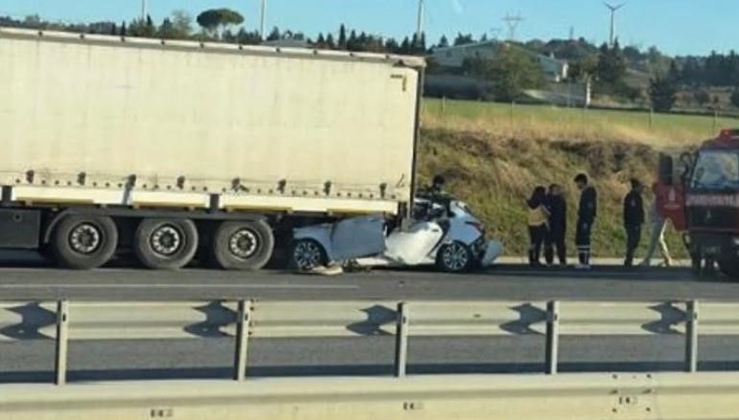 Kuzey Marmara Otoyolu’nda otomobil TIR’ın altına girdi: Bir can kaybı var