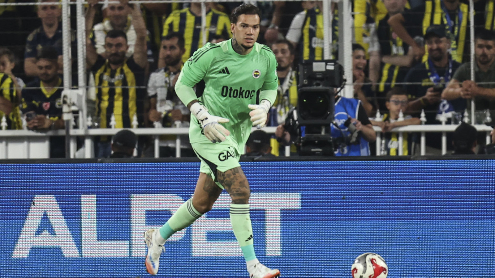 Fenerbahçe’de Ederson şoku! Fenerbahçe’de Ederson şoku!