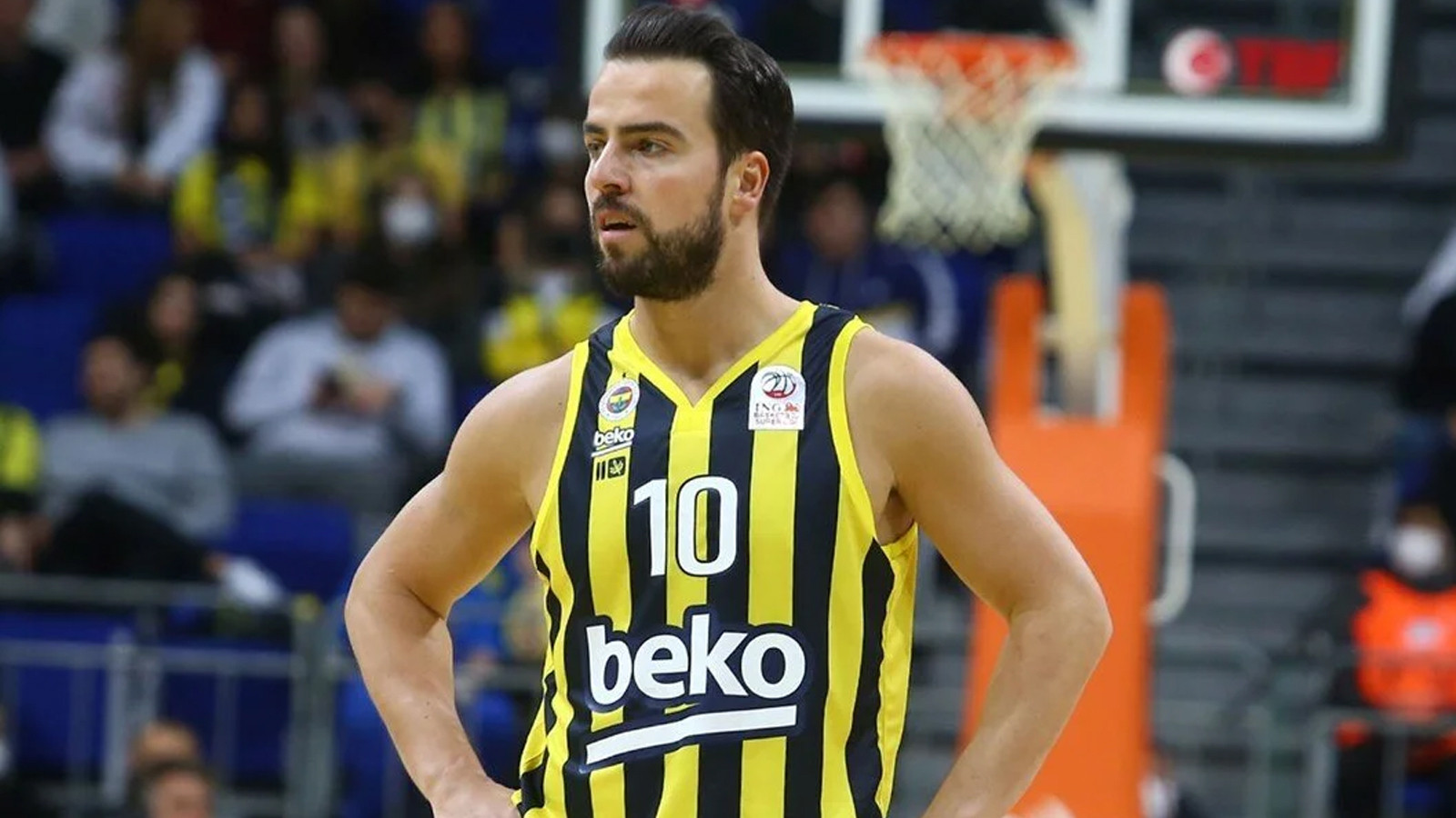Fenerbahçe'nin kaptanı Melih Mahmutoğlu, alkollü araç sürerken yakalandı Fenerbahçe'nin kaptanı Melih Mahmutoğlu, alkollü araç sürerken yakalandı