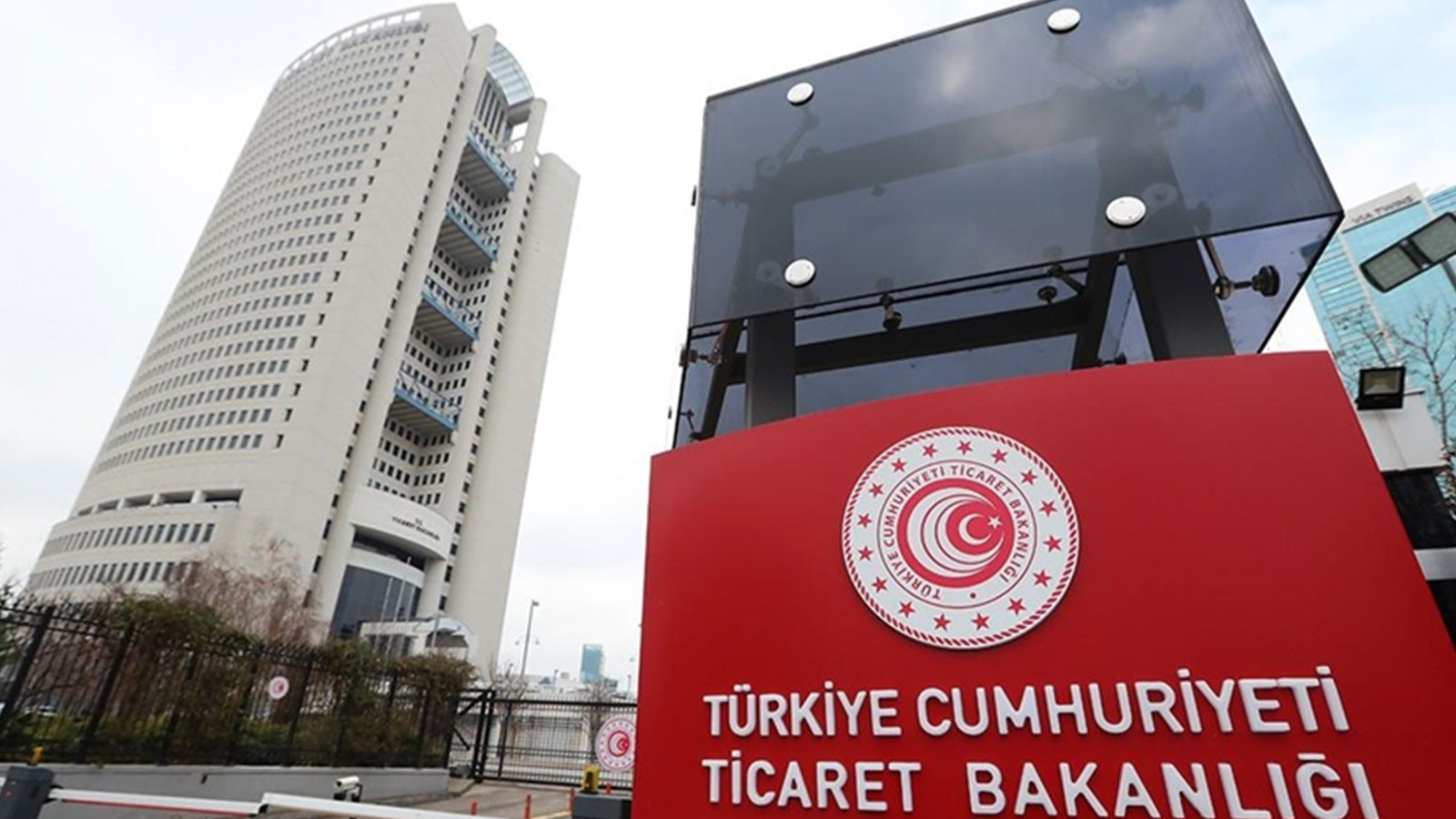 Ticaret Bakanlığı’ndan haksız fiyat artışlarına 2,1 milyar TL idari para cezası