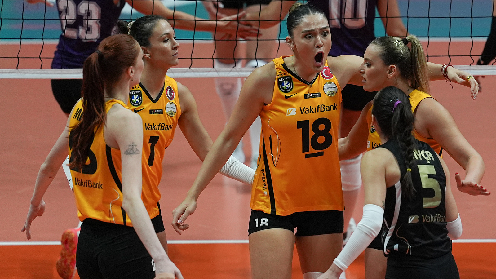 VakıfBank, Sultanlar Ligi’ne galibiyetle başladı