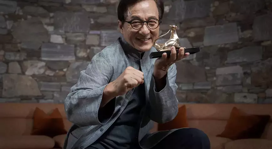 Jackie Chan, ölüm iddialarına yanıt verdi