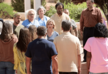 Pluribus’ta Sürpriz Konuk: Albuquerque Belediye Başkanı