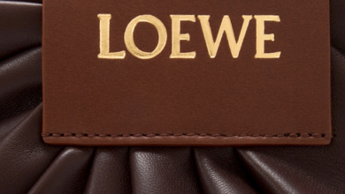 Loewe’nin Yeni Drape Ceketi ve Çantası Moda Dünyasında İlgi…