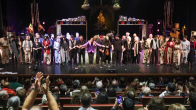 Bakırköy Belediye Tiyatroları ‘Eşeğin Gölgesi’ ile Gala