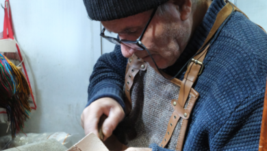 66 yıllık mesleğinde teknolojiye direniyor: Tanesi bin