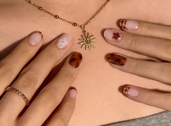 Evde Uygulanabilir Jel Tırnak Modelleri