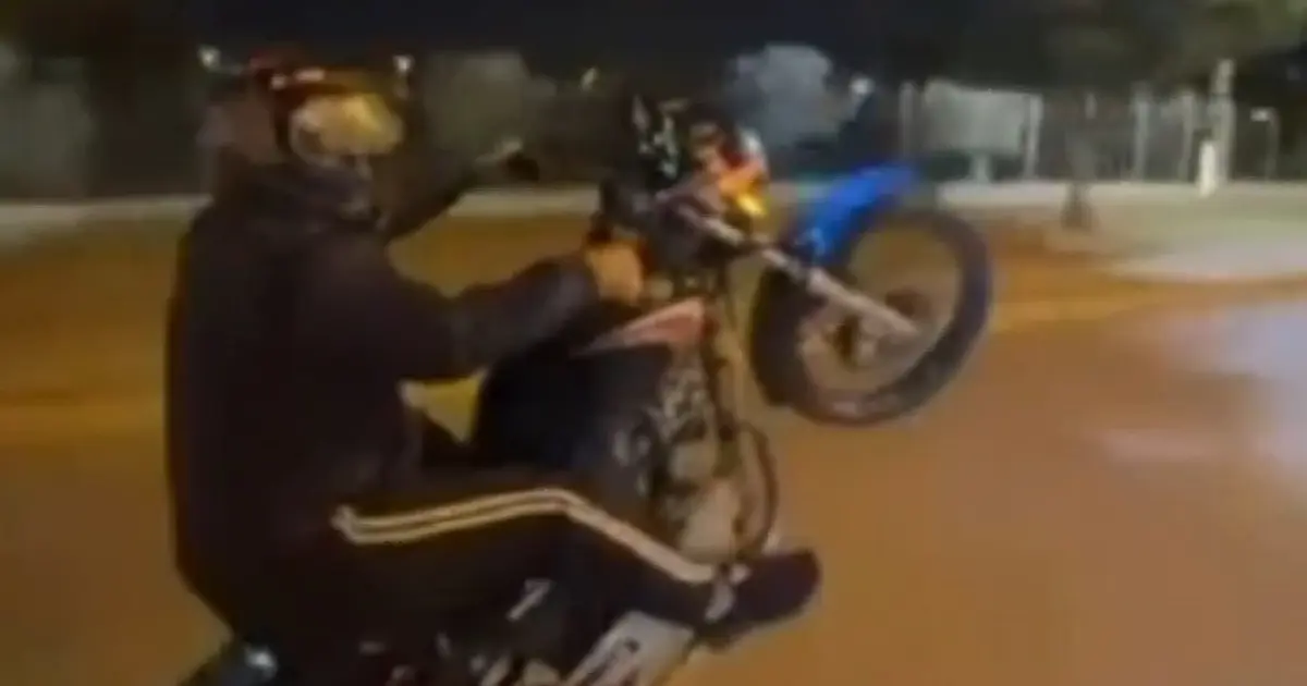 Hatay’da Tek Teker Şov Yapan Sürücünün Ehliyeti İptal Edildi