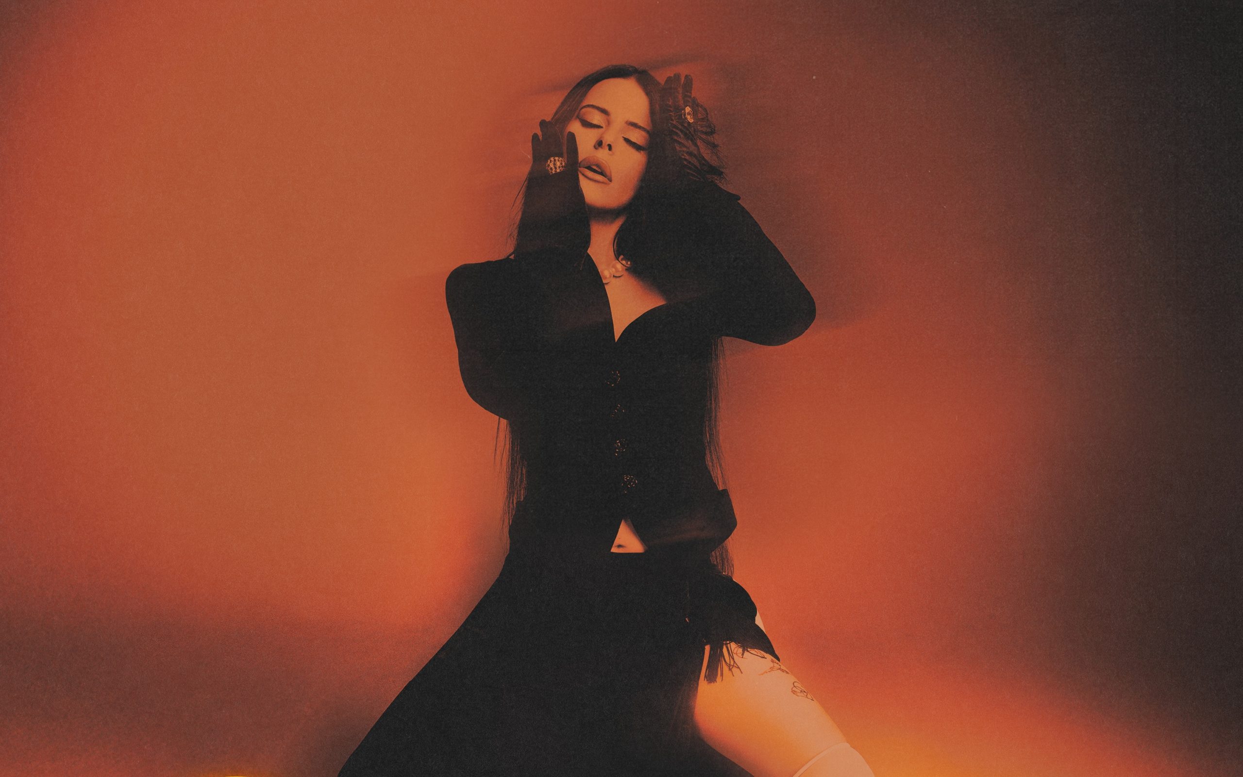 Simge’nin Yeni Albümü ‘Anlatasım Var’ Müzik Dünyasında Ses Simge’nin Yeni Albümü ‘Anlatasım Var’ Müzik Dünyasında Ses