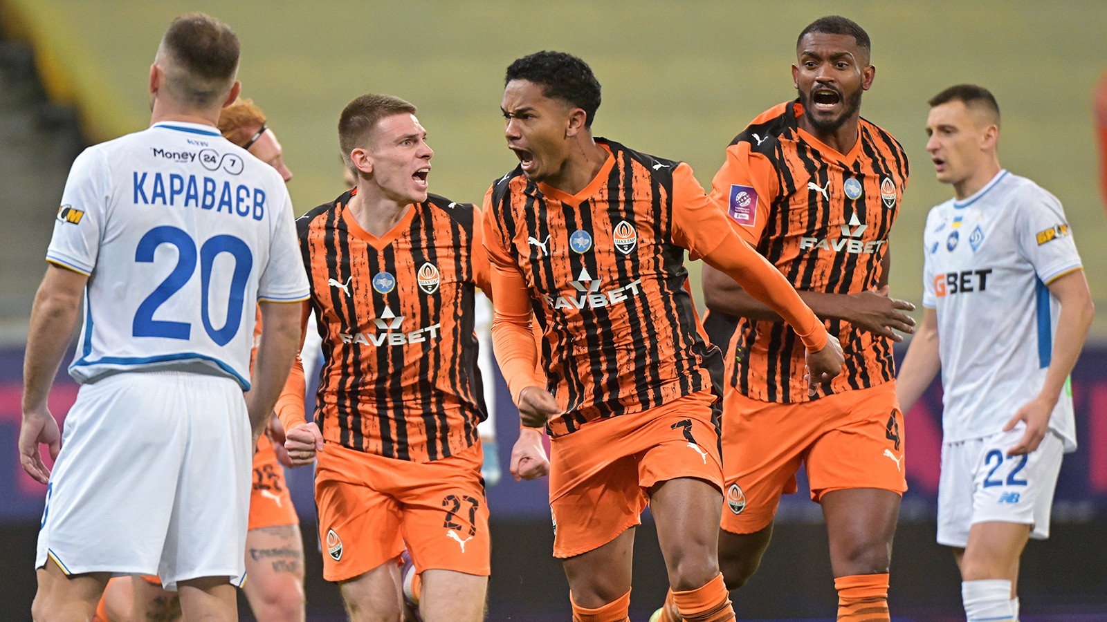 Arda Turan’ın takımı Shakhtar Donetsk, dev maçta Dinamo Kiev’i yıktı Arda Turan’ın takımı Shakhtar Donetsk, dev maçta Dinamo Kiev’i yıktı