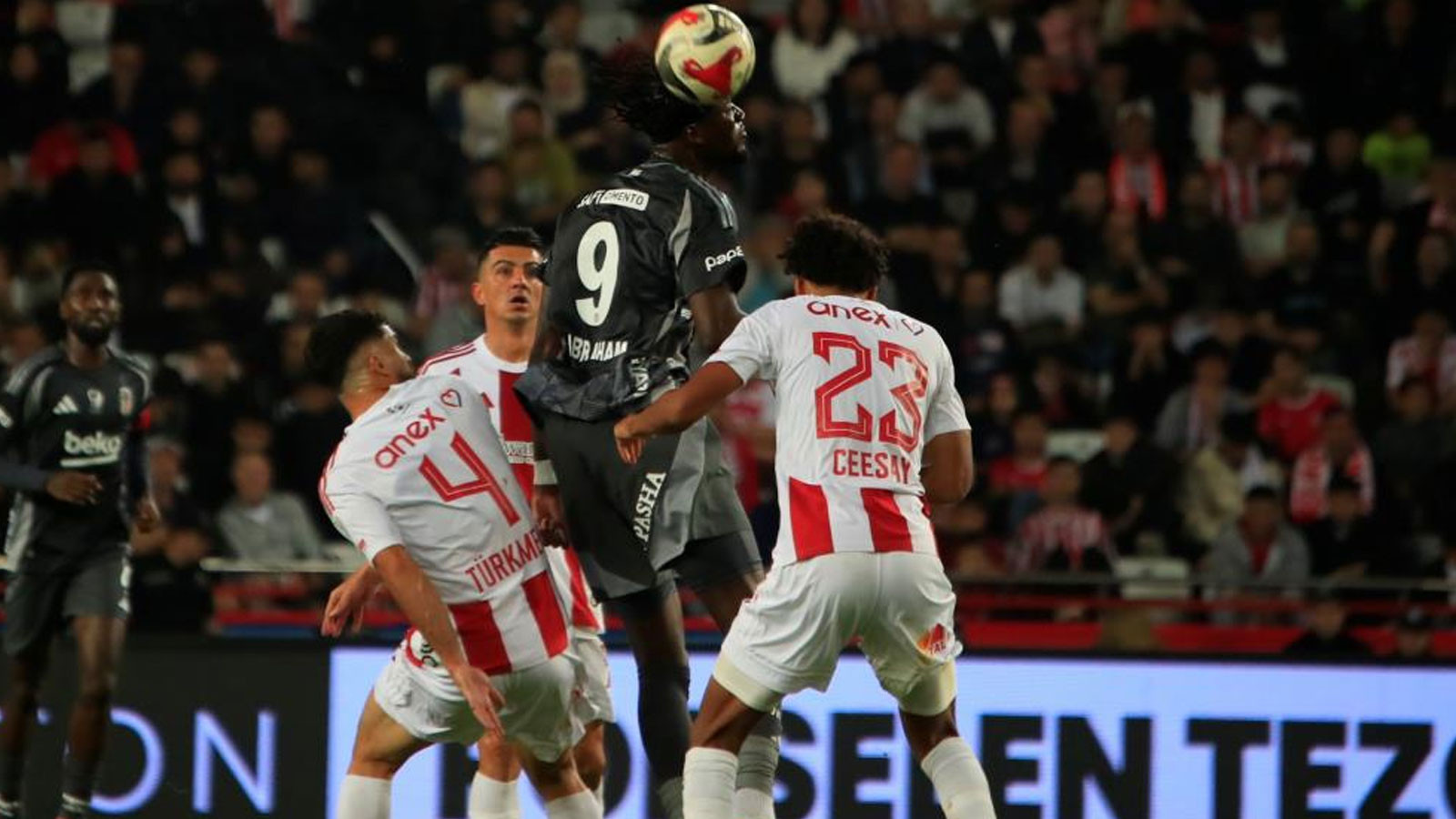 Beşiktaş, Antalyaspor’u 3-1 ile geçti