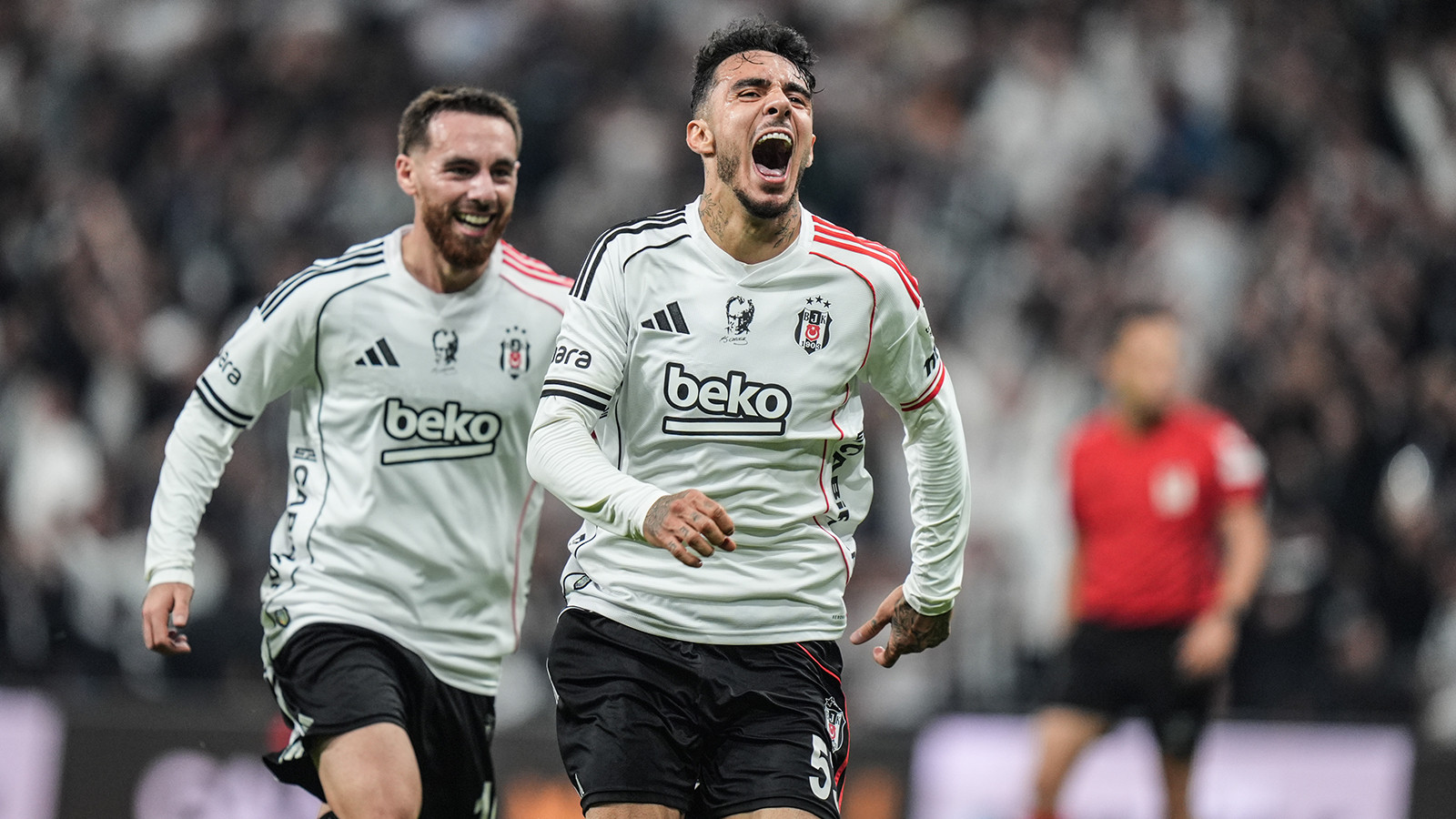 Beşiktaş’ta Emirhan Topçu, cezalı duruma düştü Beşiktaş’ta Emirhan Topçu, cezalı duruma düştü