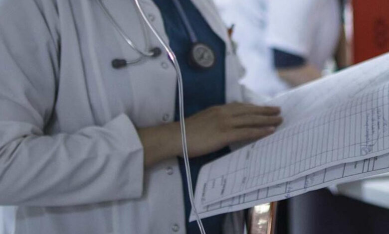 Cezaevinde ilaçları verilmeyen Prof. Vicdan kalp krizi