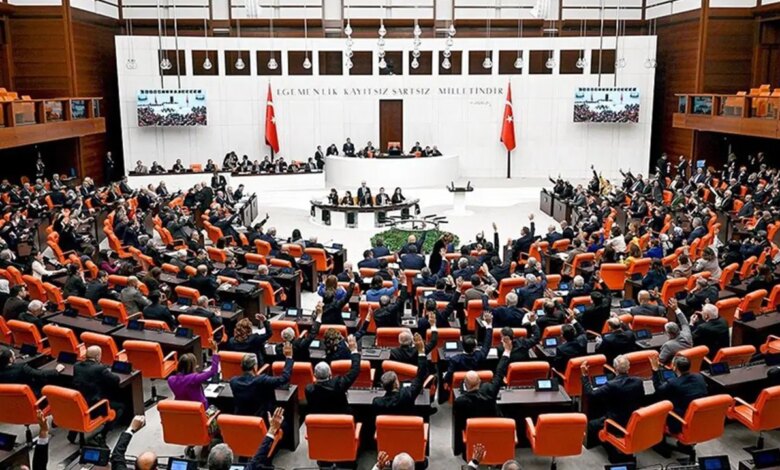 AKP, Yeni Anayasa İçin Referandum Hazırlığı Yapıyor